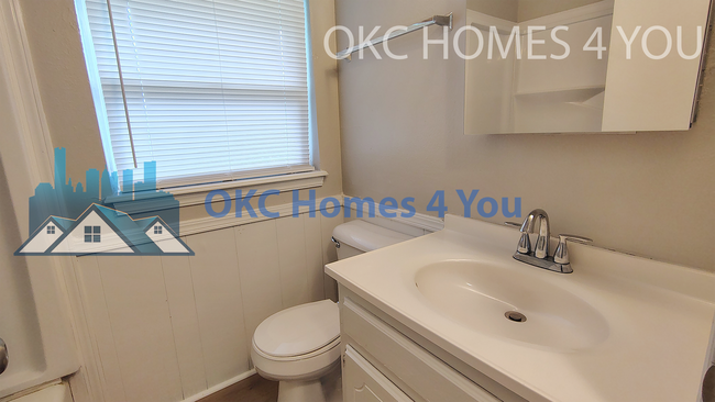 Building Photo - Updated 2bed in Yukon