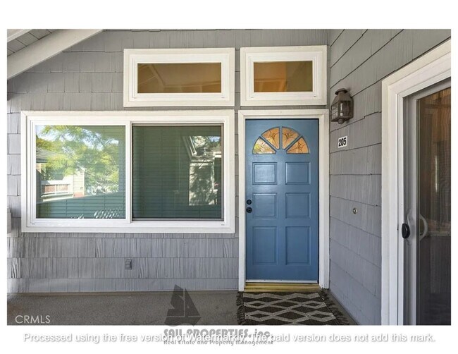 Building Photo - Welcome to this charming 2-bedroom, 1-bathroom home located in the heart of Huntington Beach.