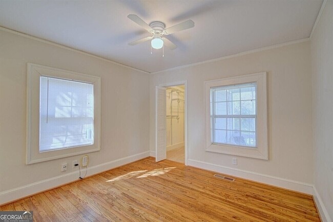 Building Photo - 654 Schuyler Ave SE