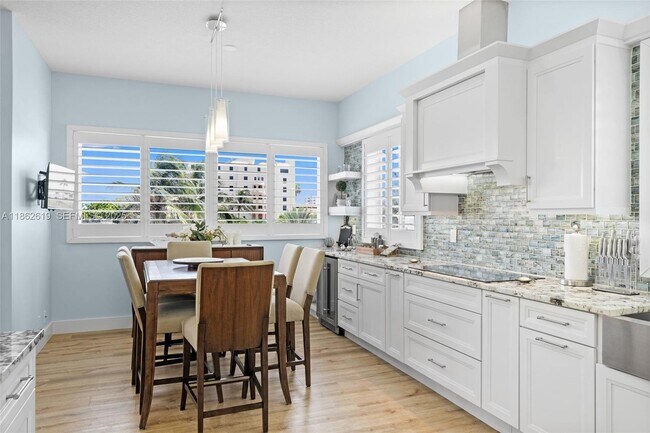 Building Photo - 311 N Surf Rd