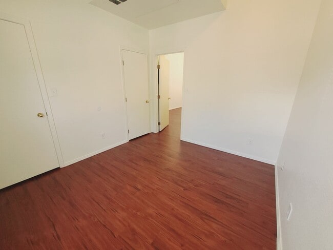 Building Photo - 606 W Hays St