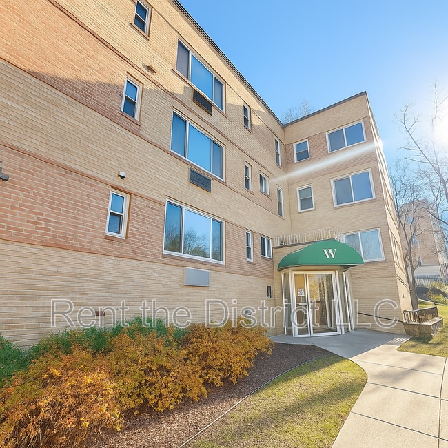 Building Photo - 1029 Perry St NE