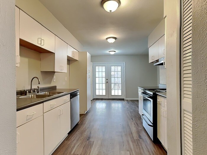 Building Photo - 446 Thistle Dr