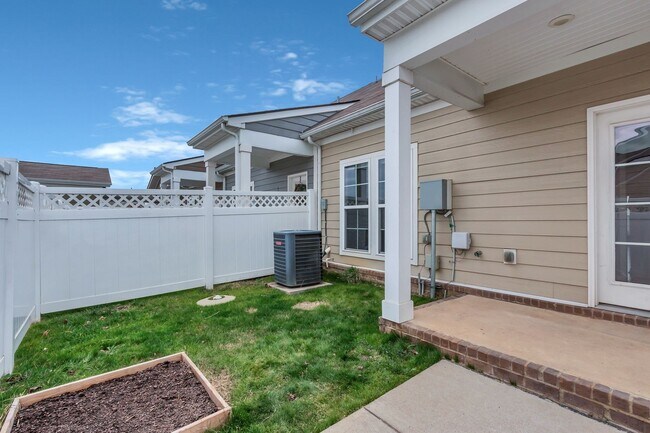 Building Photo - 305 Dursley Ln