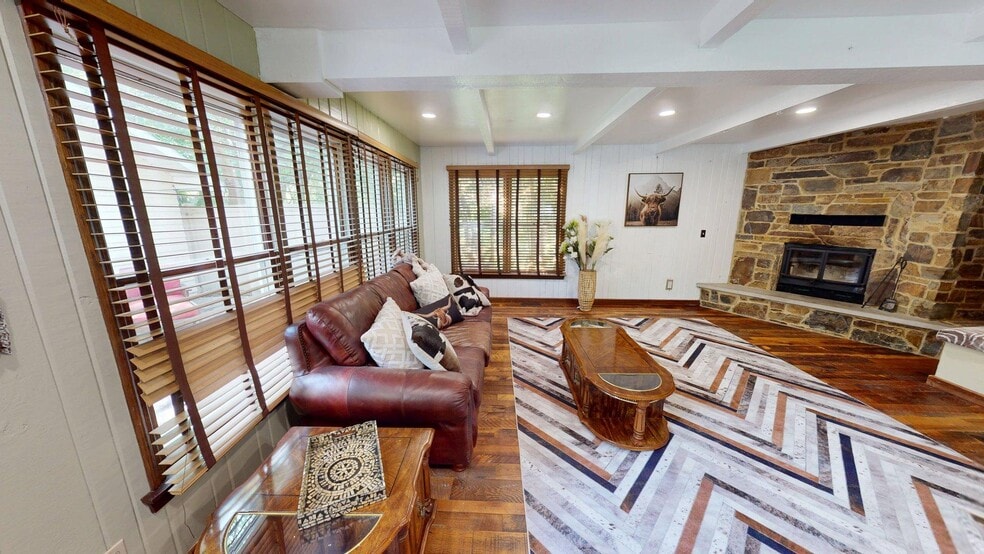 Building Photo - 1625 N Union St