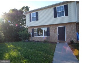 Building Photo - 501 Emily Ln