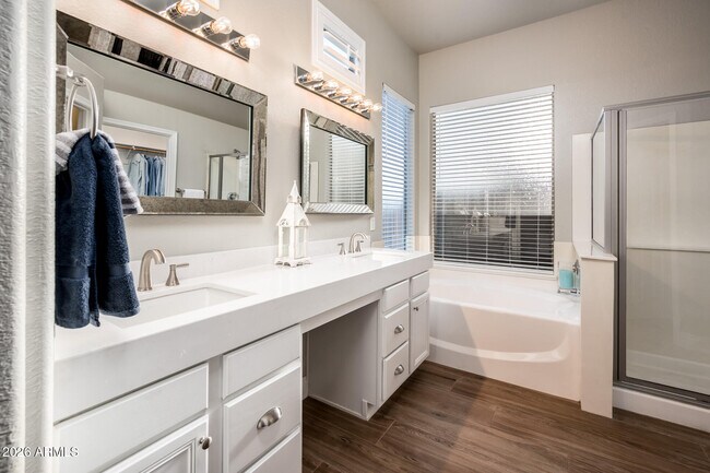 Building Photo - 4375 E Lariat Ln