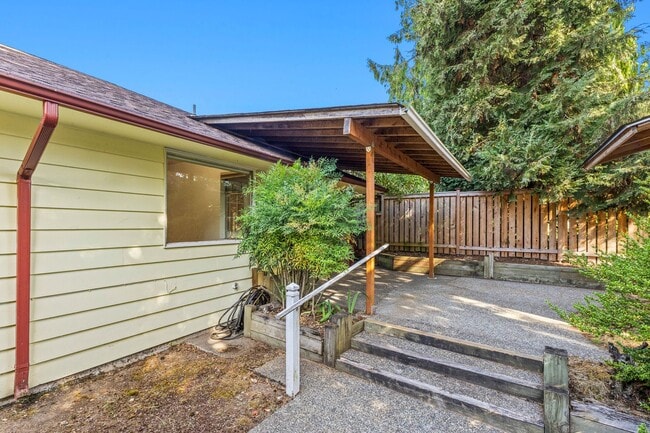 Building Photo - 4bd/2ba Seattle House