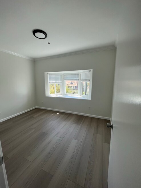 Building Photo - 1072 Laguna Ave