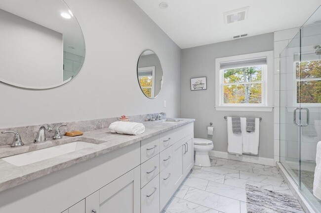 Building Photo - 22 Austin Ln