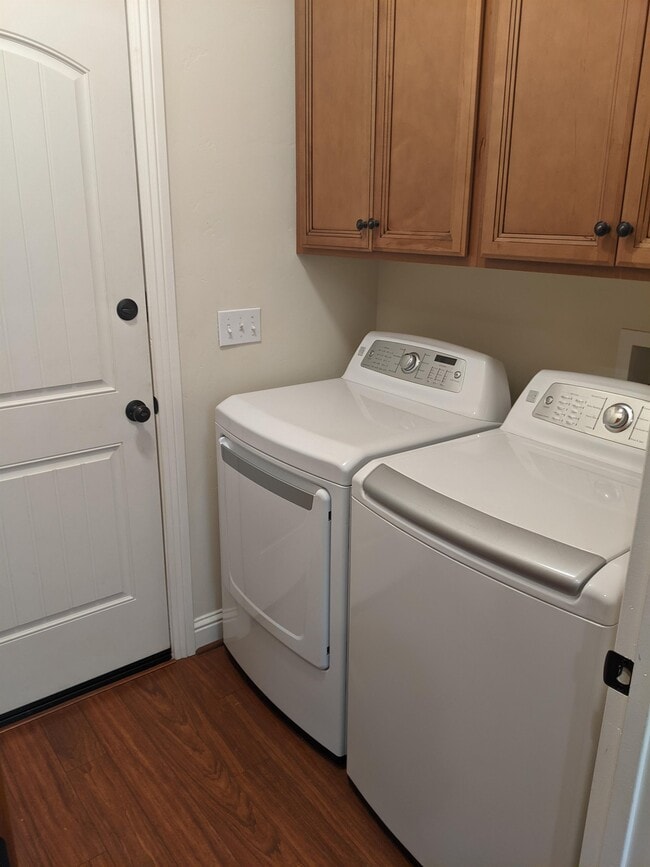 Building Photo - 405 E Main St