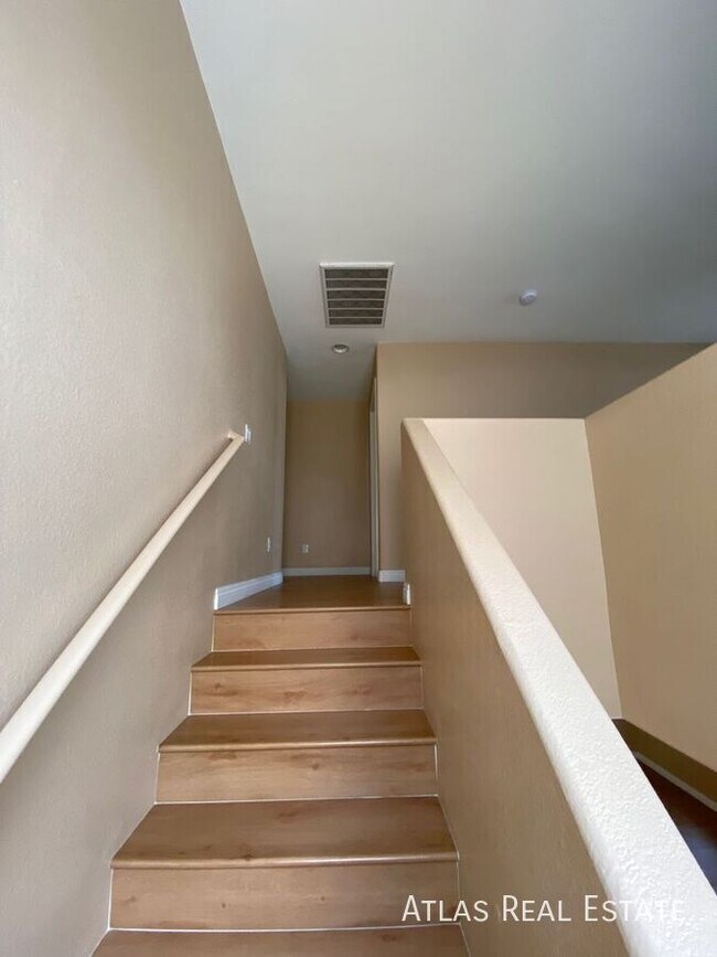 Building Photo - 5345 N Santa Fe Heights St