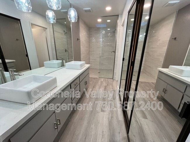 Building Photo - 41682 Aventine Ct