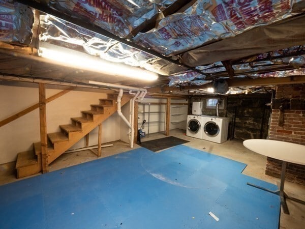 Building Photo - 210 Third St