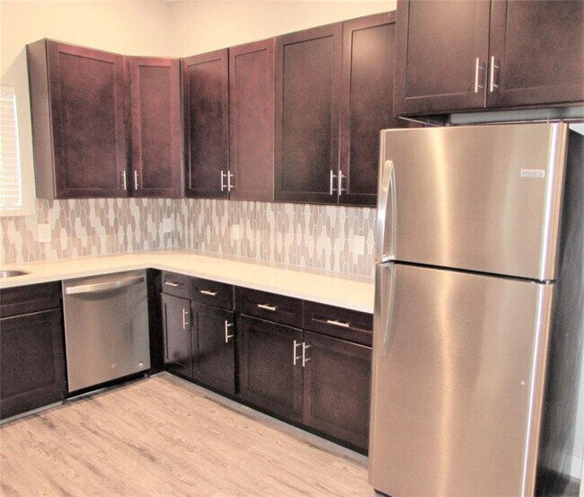Building Photo - 3249 Dixie Dr