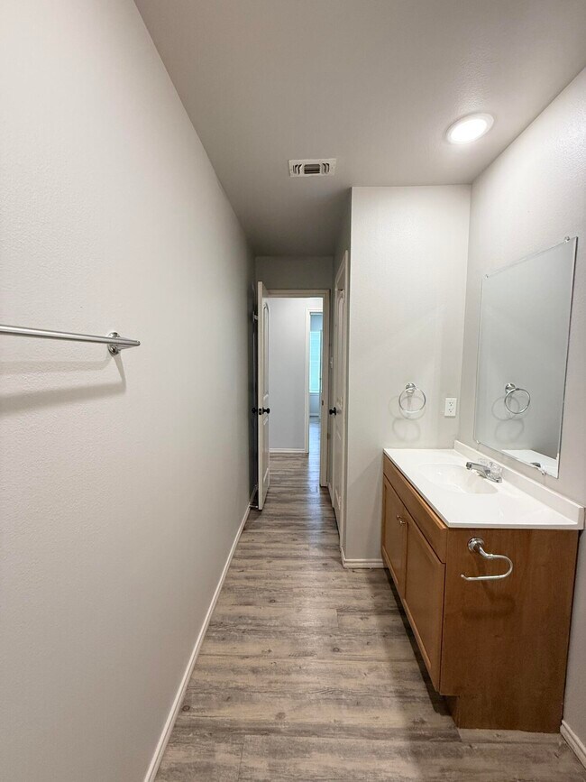 Building Photo - 1716 E 14th St