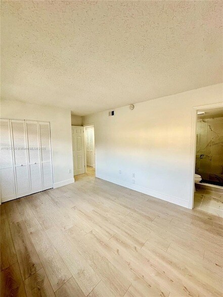 Building Photo - 15609 SW 73rd Cir Terrace