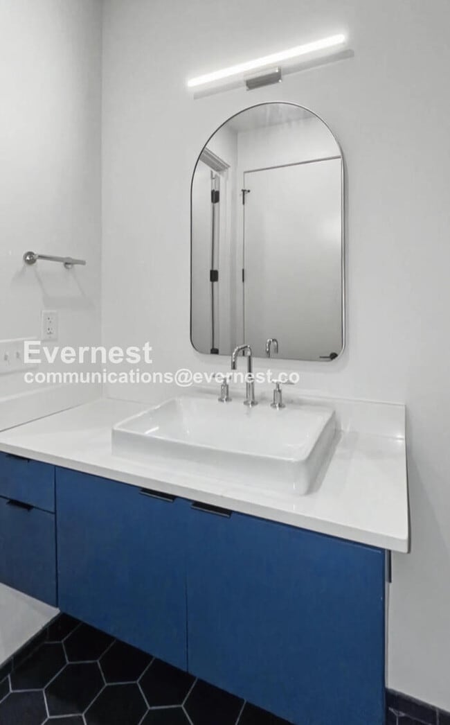 Building Photo - 500 Merritt Ave