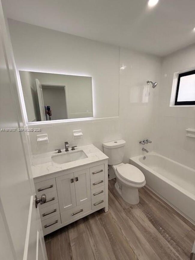 Building Photo - 3609 SW 27th St