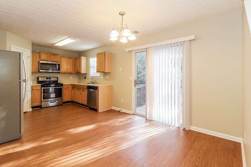 Building Photo - 348 Springbottom Ct SE