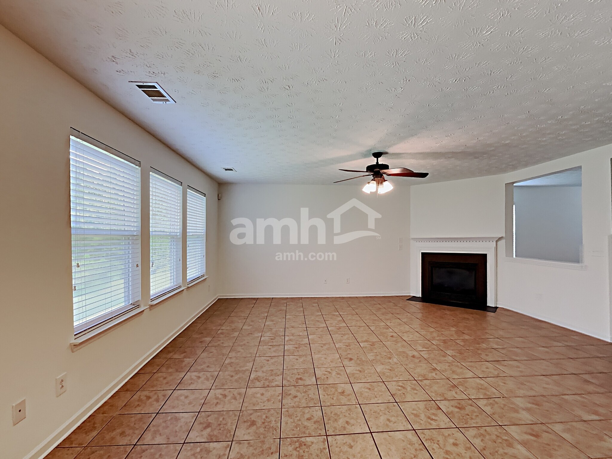 Building Photo - 2641 Farmstead Ct