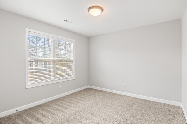 Building Photo - Spacious Home near Downtown Apex!