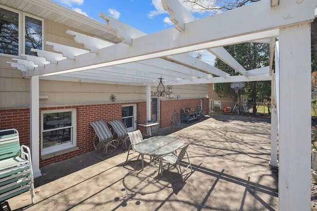 Building Photo - 6429 Mendelssohn Ln