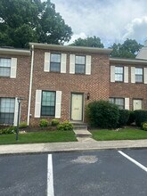 Building Photo - 242 Thistle Ln