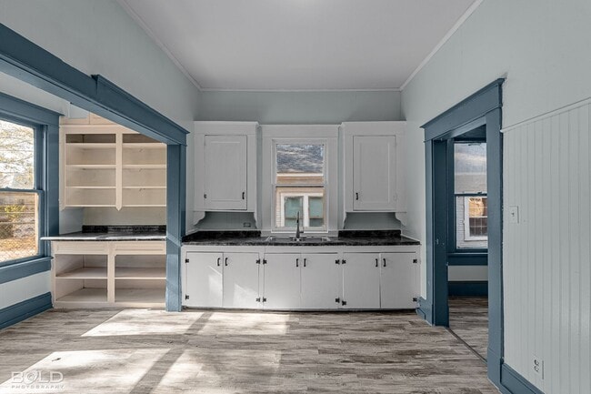 Building Photo - 409 Merrick St