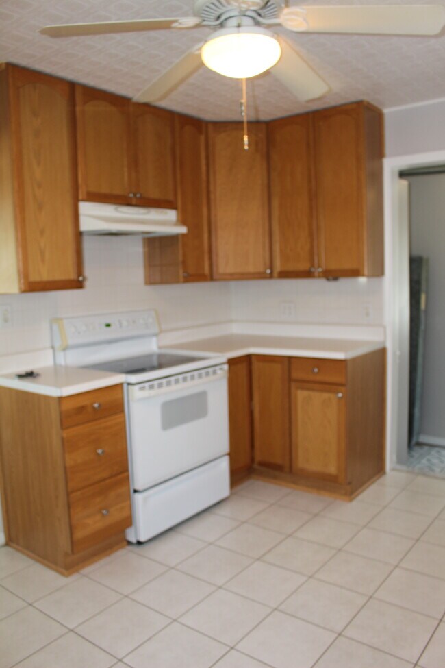 Building Photo - 23314 Deziel St