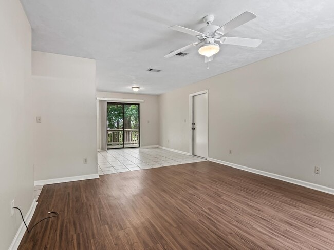 Building Photo - 8760 Minnow Creek Dr