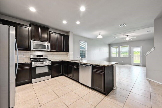 Building Photo - 374 Wincliff Dr