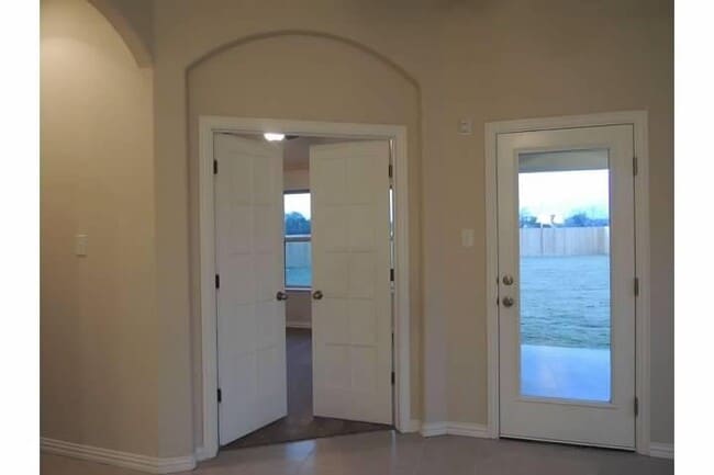 Building Photo - 3709 Mineral Dr