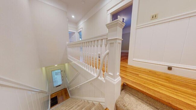 Building Photo - 464 8th Ave