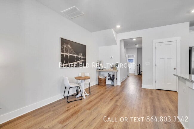 Building Photo - 516 Ml Pk Wy