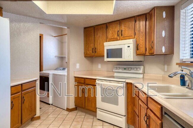 Building Photo - 2512 Cisco Dr S