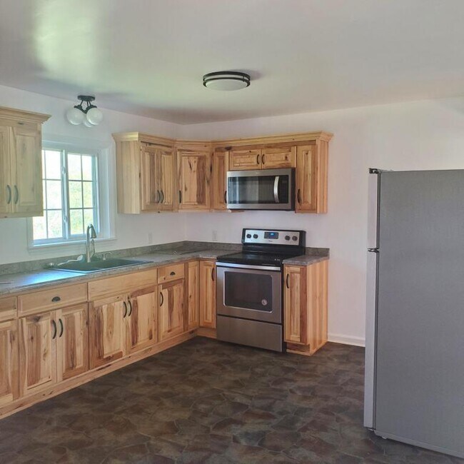 Building Photo - 766 Borden Rd