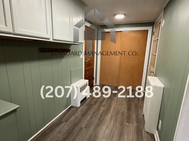 Building Photo - Well Maintained 4 Bedroom Single Family Ho...