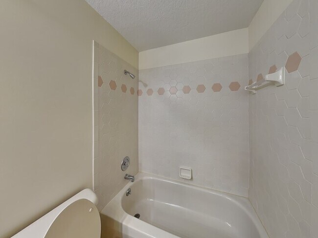 Building Photo - 3024 Andover Ct