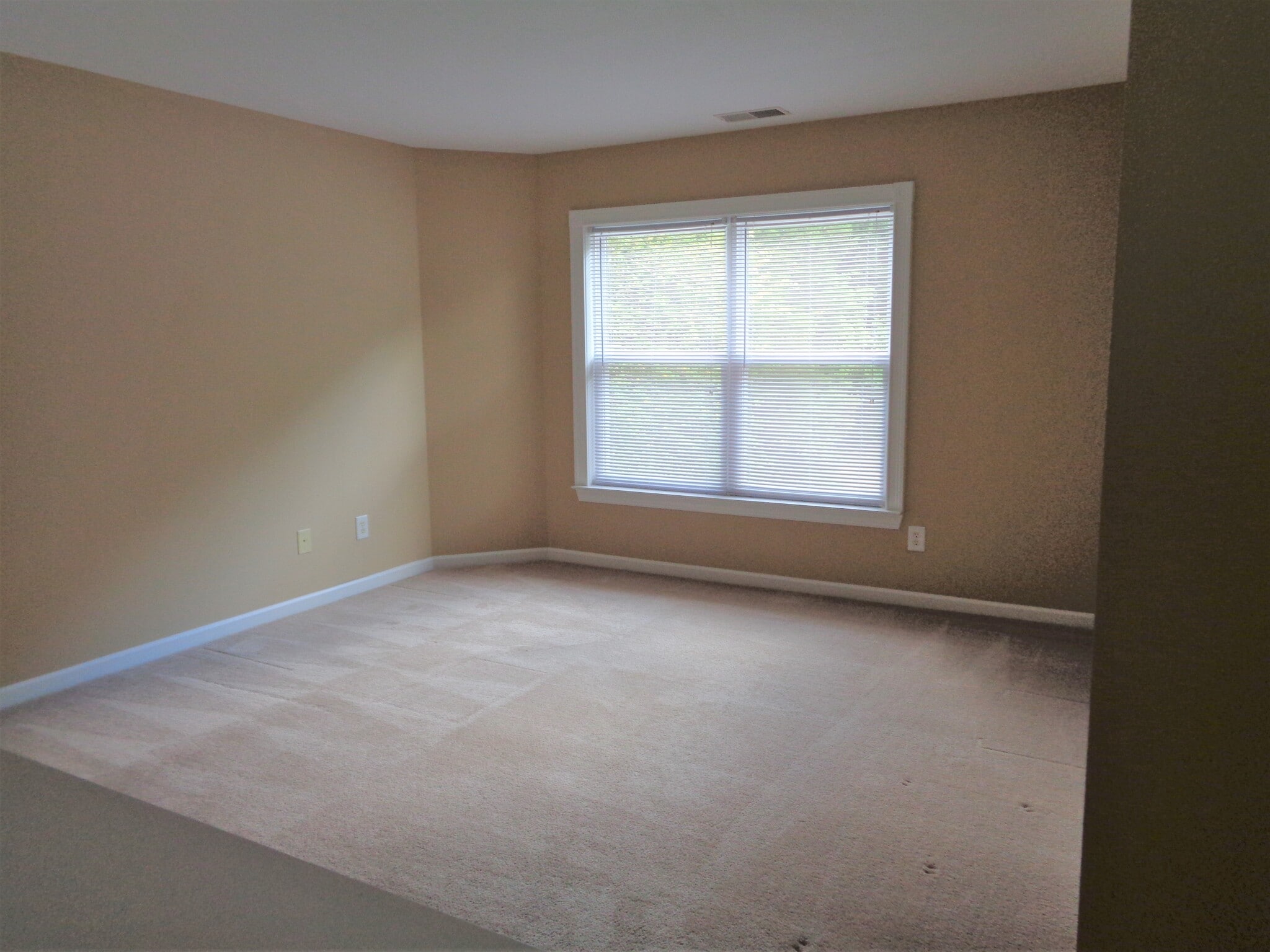 Building Photo - 12956 Deaton Hill Dr