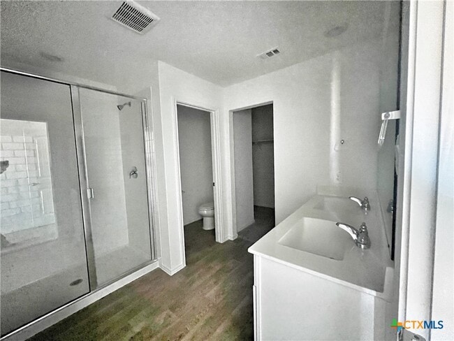 Building Photo - 321 Cottonmouth Ln