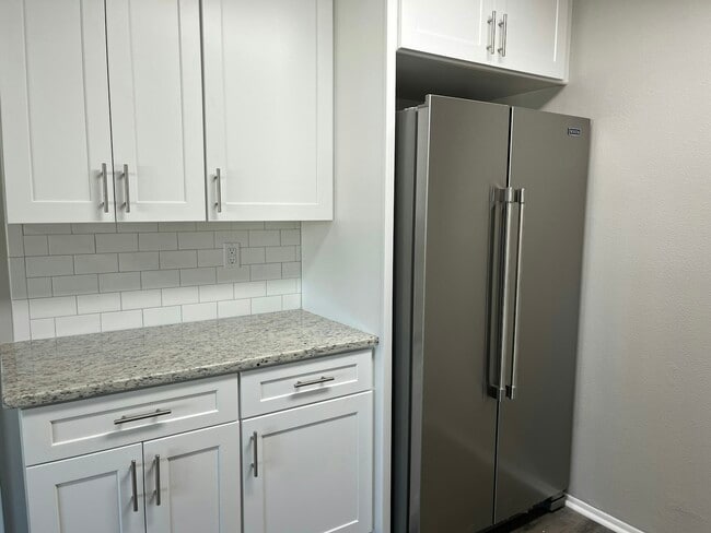 Building Photo - 6012 Rex Hall Ln