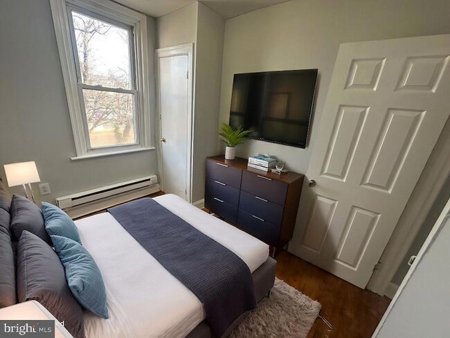 Building Photo - 609 N Wilton St