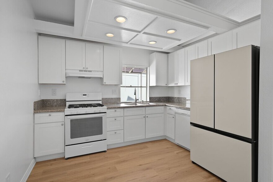 Building Photo - 23175 Canyon Pines Pl