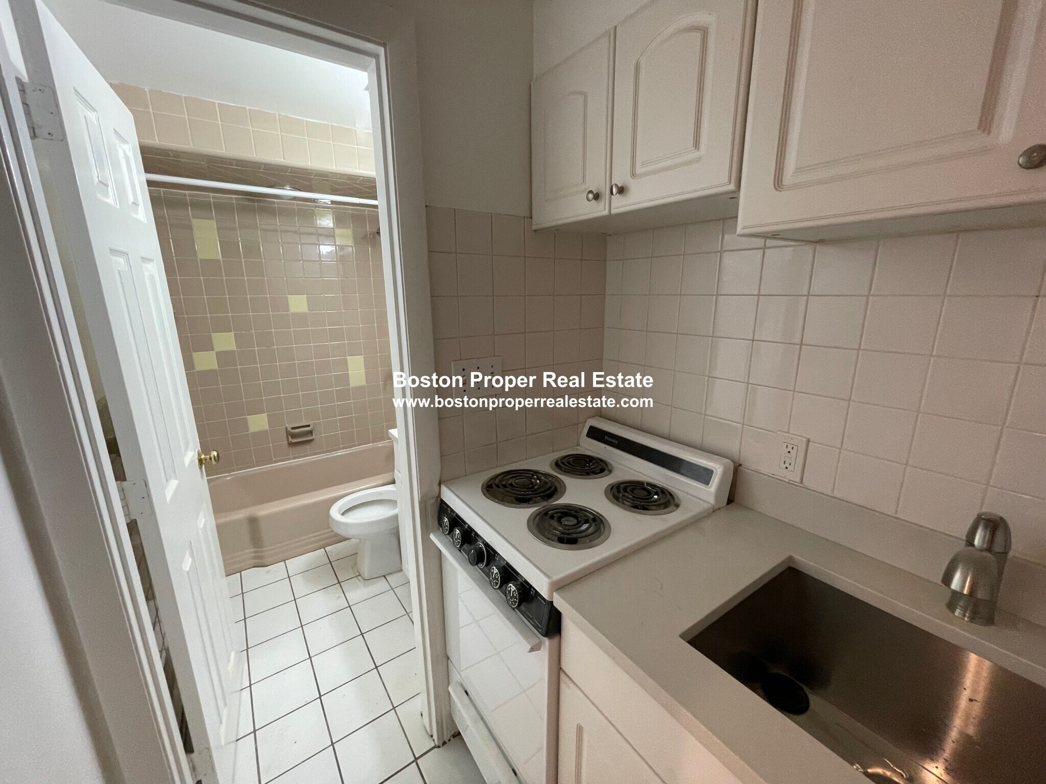 Building Photo - 49 Gloucester St