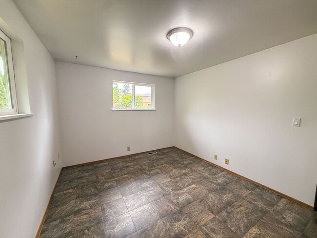 Building Photo - 2bd/1.75ba Lynnwood Home