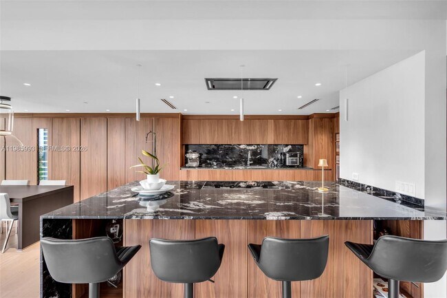 Building Photo - 430 Grand Bay Dr