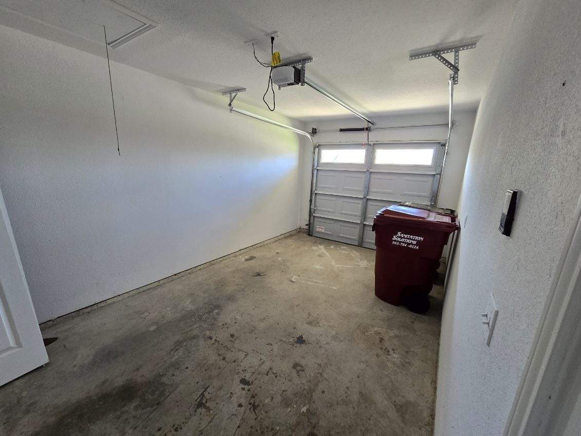 Single car garage with garage door opener - 1185 Greywood Dr