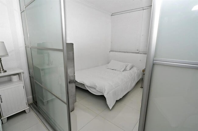 Building Photo - 1880 S Ocean Dr