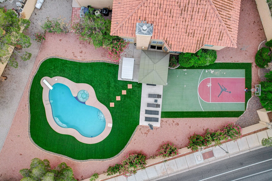 Building Photo - 2224 Lucerne Ct